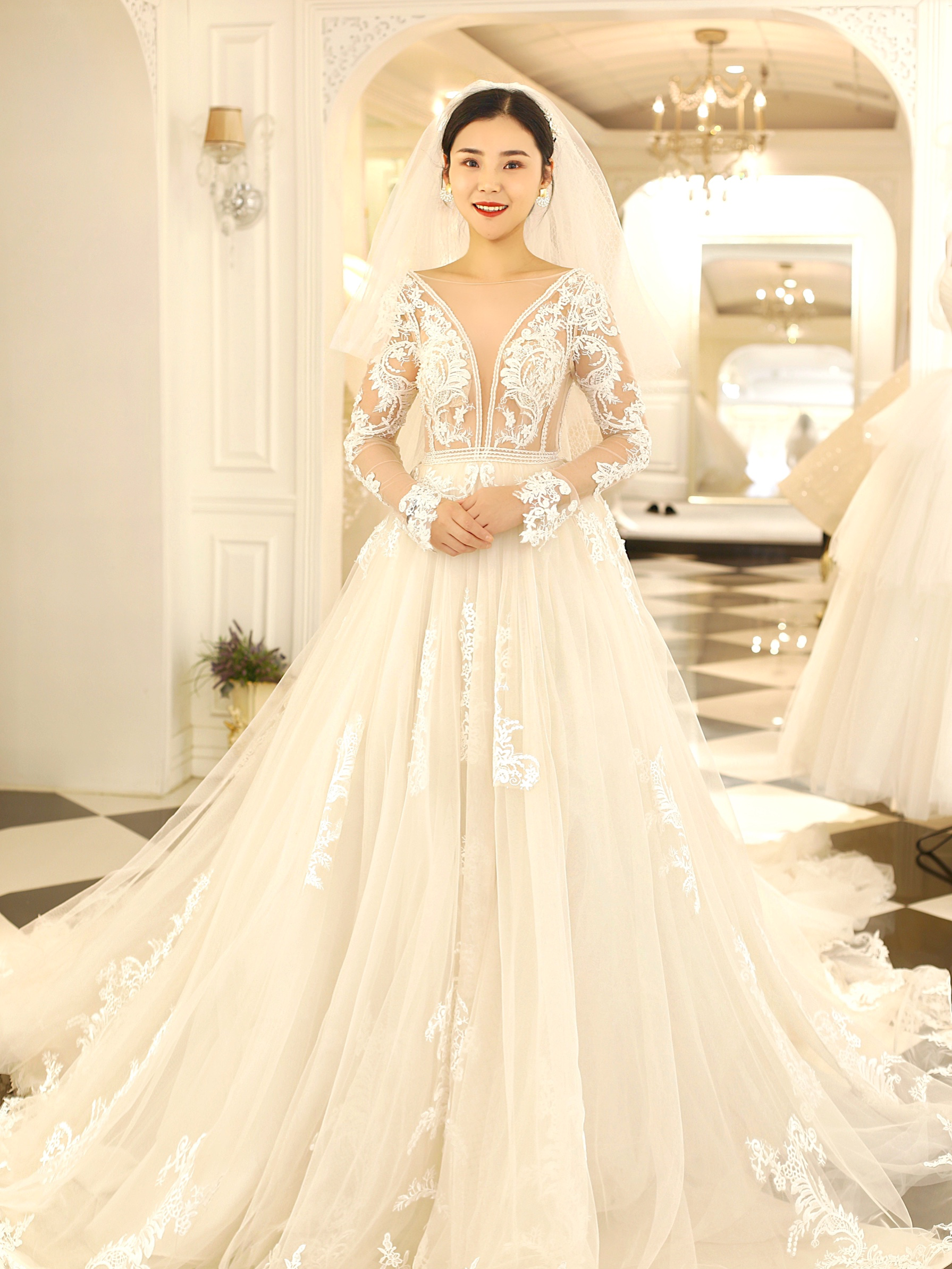 【恩祖】2024精致拖尾婚纱+秀禾+敬酒服三件套