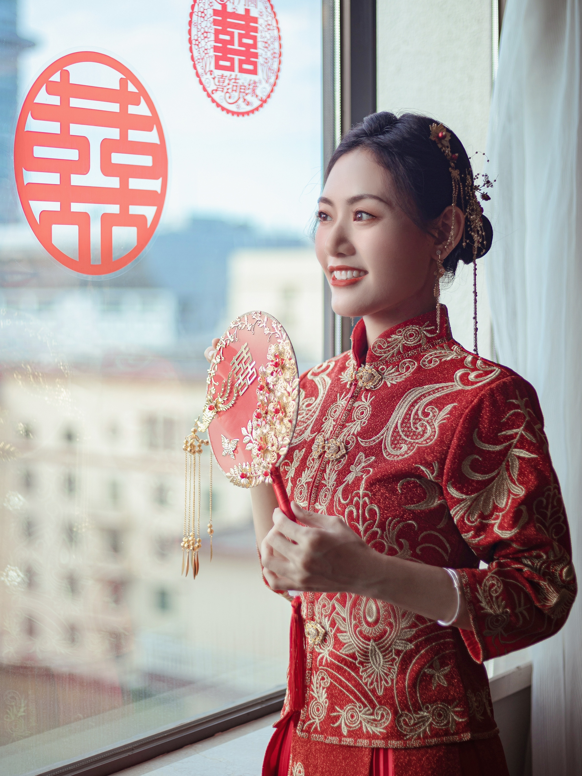 首席化妆师全天跟妆+回门造型不限+亲友妆
