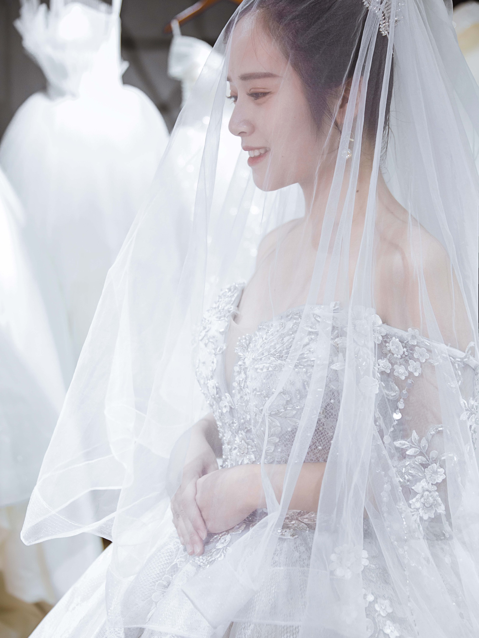 重工高端婚紗秀禾禮服、超級(jí)大氣