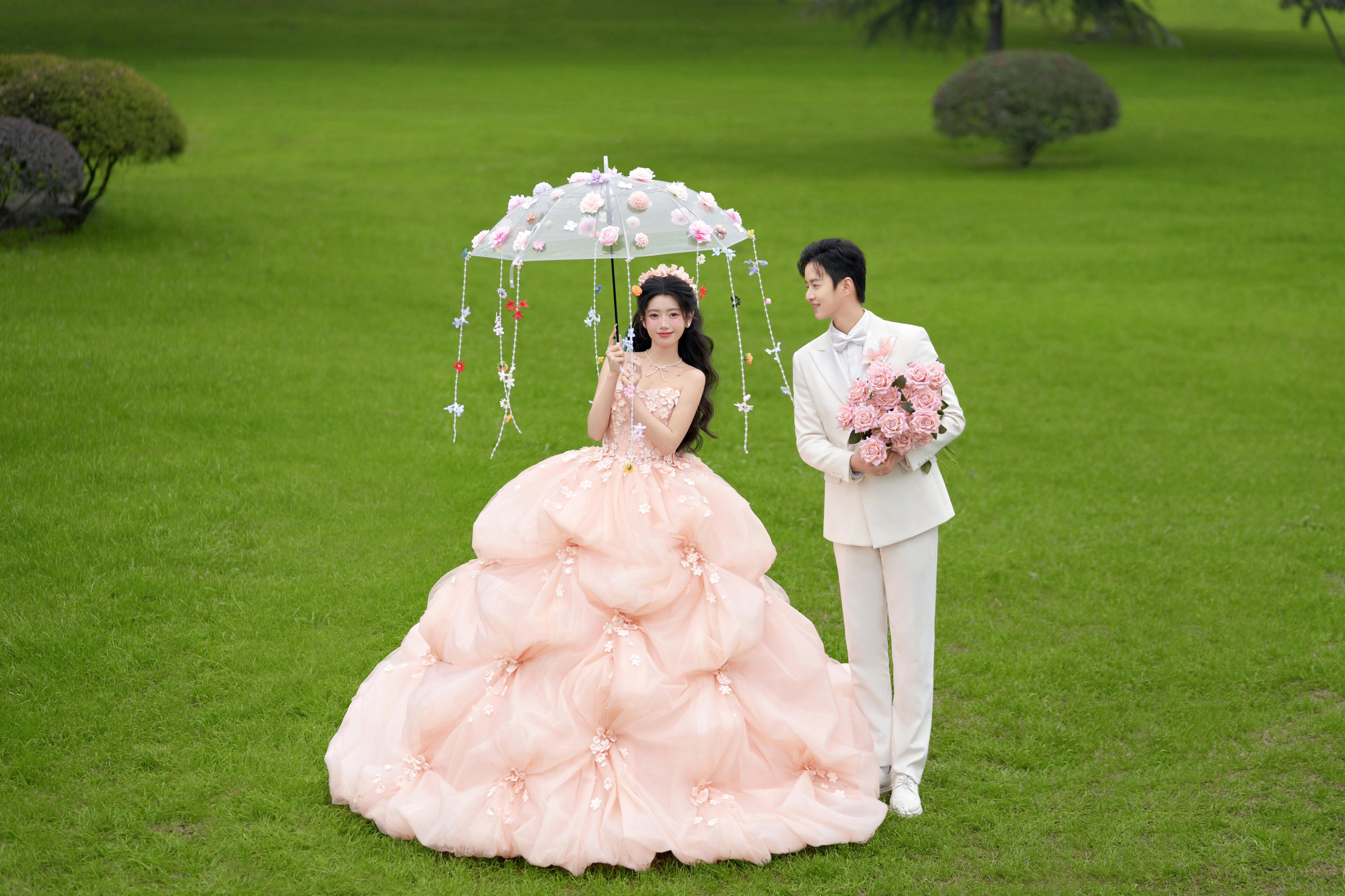 【夏季限定】婚纱照夏季限定+底片全送+内外景双拍