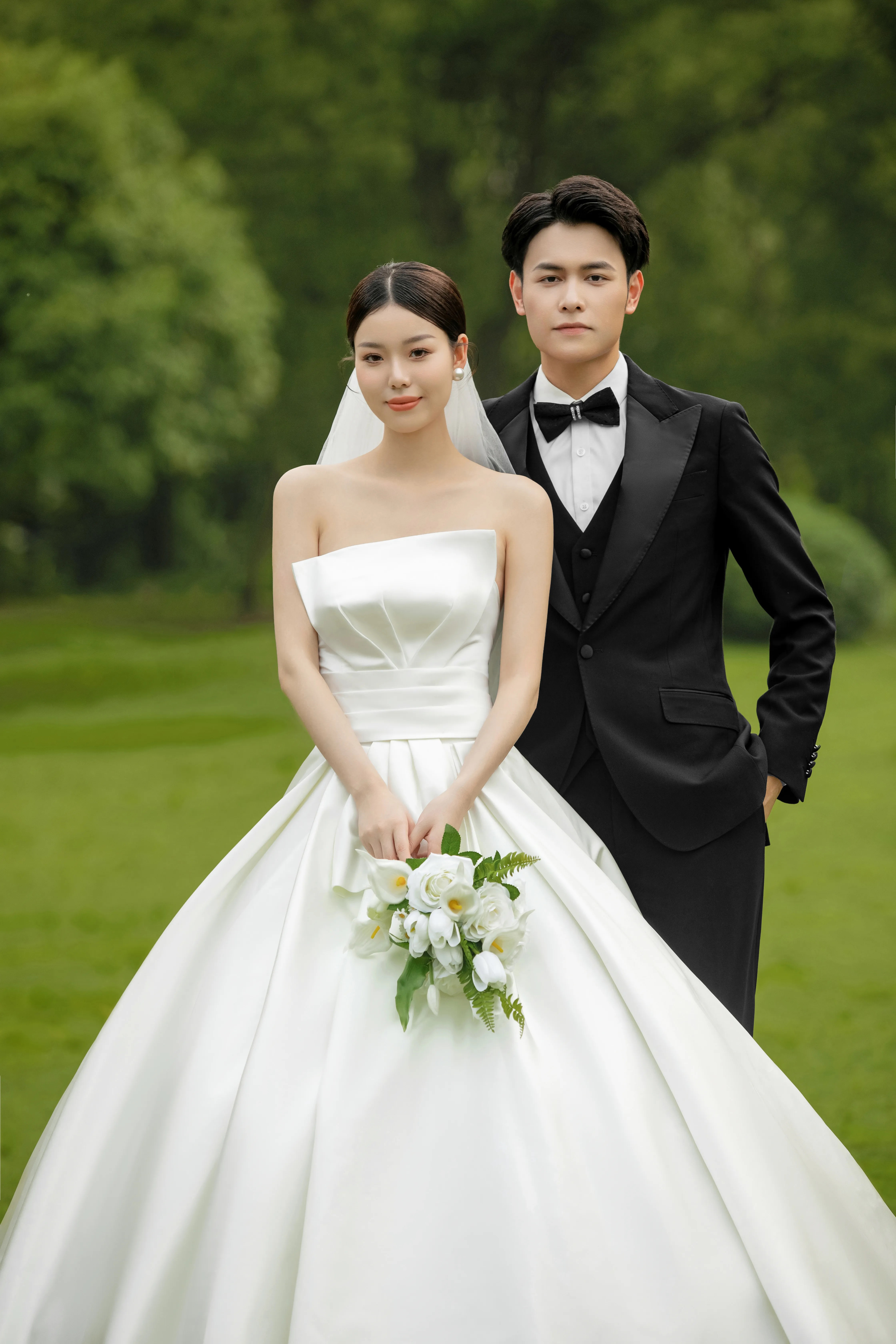 【商家推荐】婚纱照+结婚婚纱礼服+新娘跟妆+全包