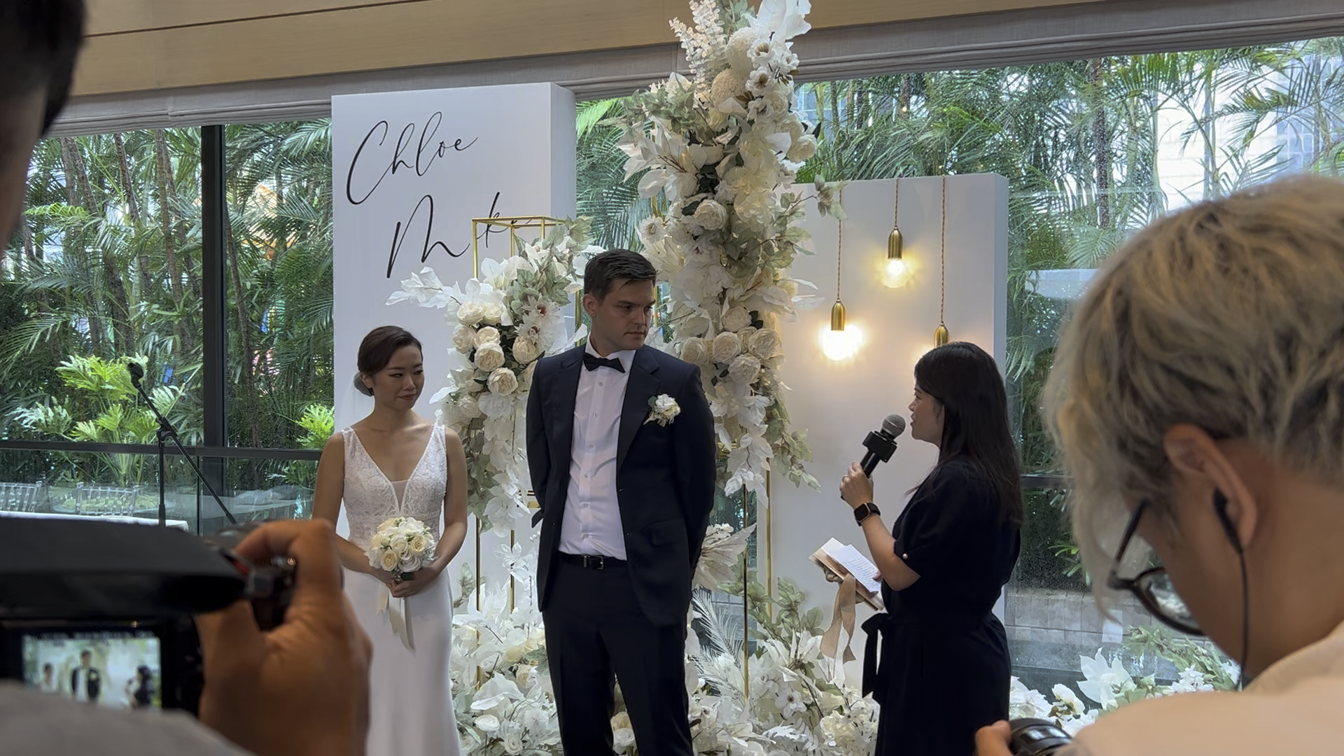 香港婚姻监礼人以英语主持证婚仪式