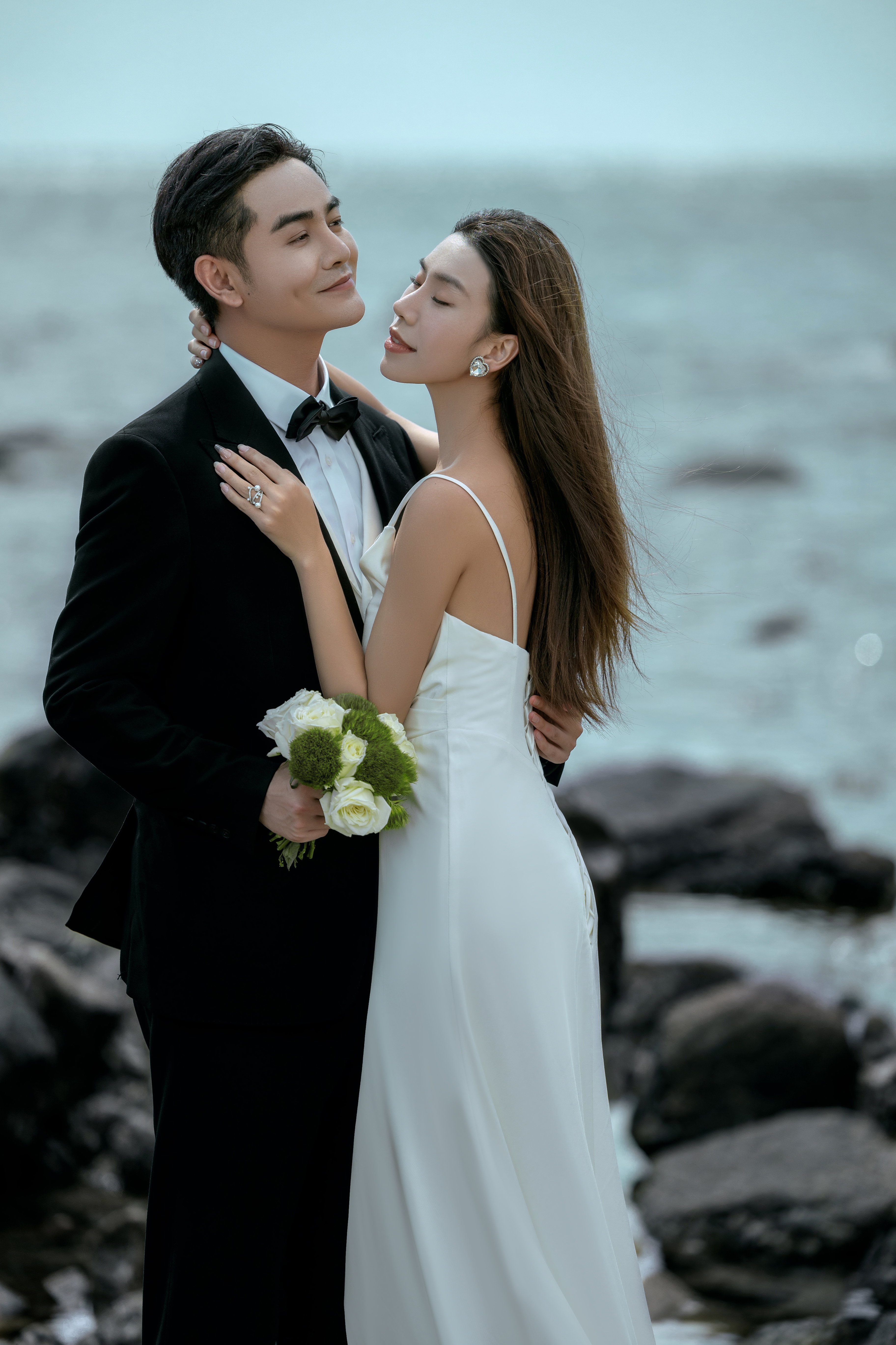 【暗潮情书】在黑色礁石上写我们的爱情