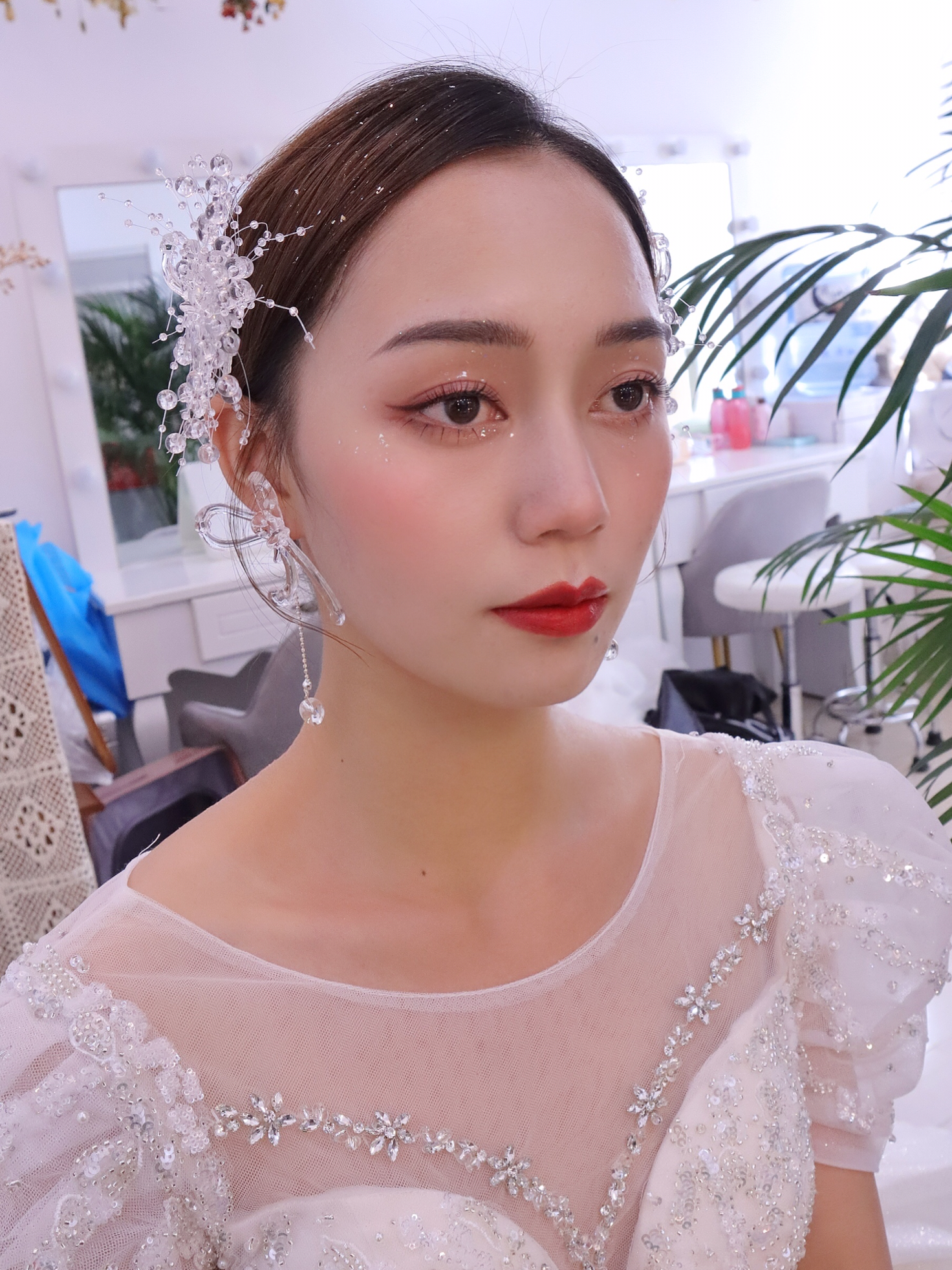 氛围感新娘妆容