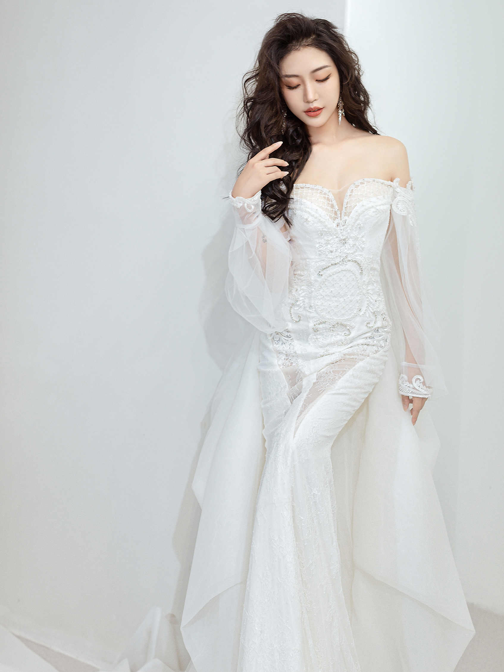 大裙摆的鱼尾叠纱气场婚纱