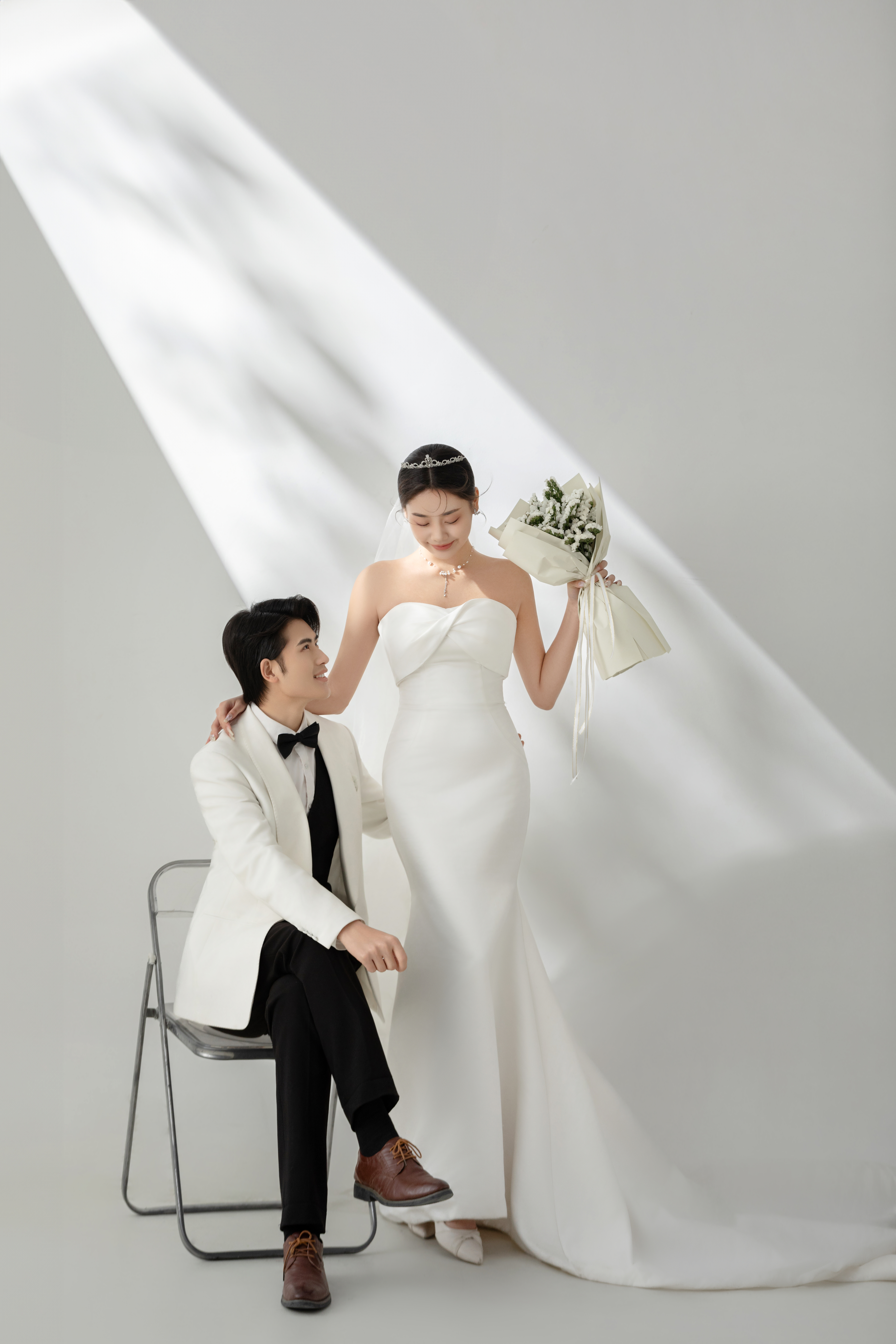 【新青年】 极简光影婚纱照 | 内外景双拍