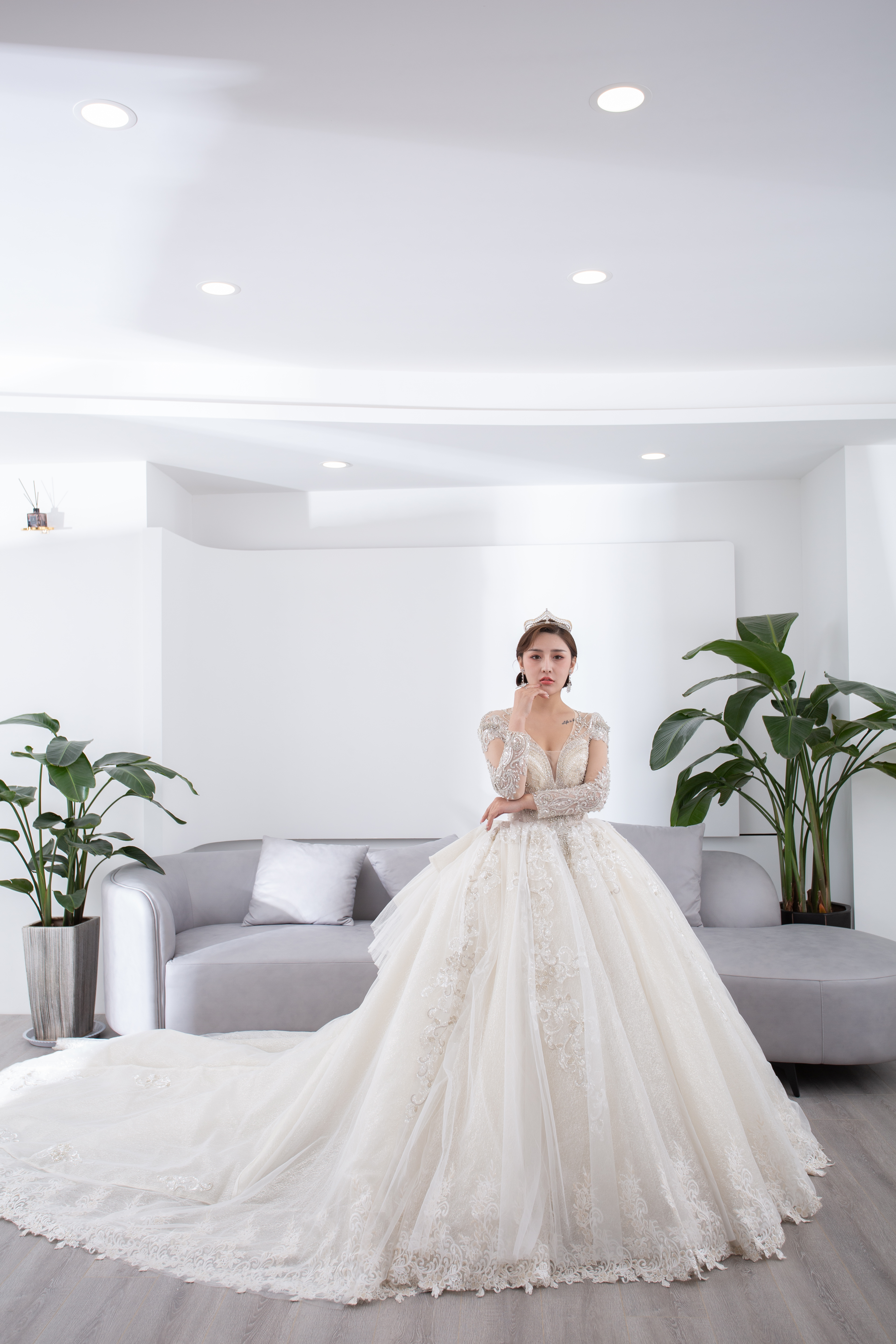 明星婚纱--气质长托