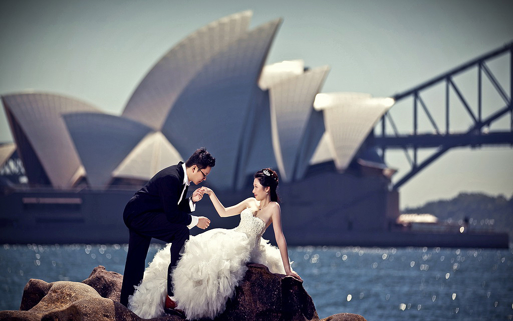 澳洲婚纱_澳洲粉色婚纱礼服图片