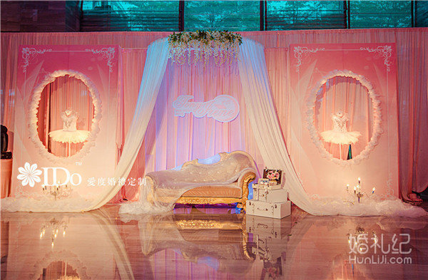 温馨浪漫粉红色西式主题婚礼“天鹅梦”