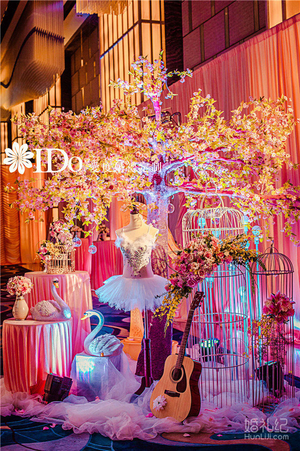 温馨浪漫粉红色西式主题婚礼“天鹅梦”