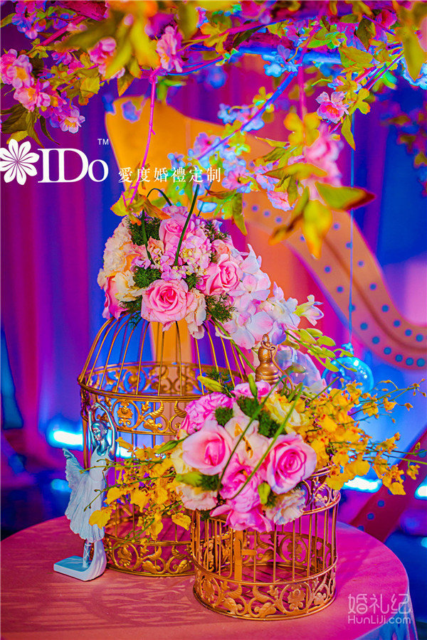 温馨浪漫粉红色西式主题婚礼“天鹅梦”