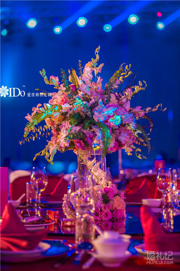 温馨浪漫粉红色西式主题婚礼“天鹅梦”