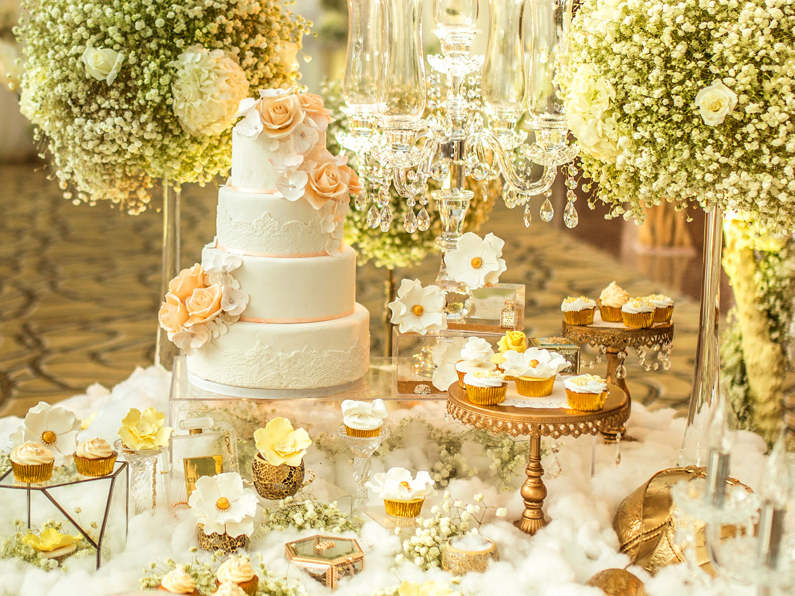 《温柔的白裙：云朵下的童话牧歌》佘山艾美