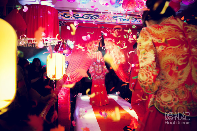 楚江萍，步青雲