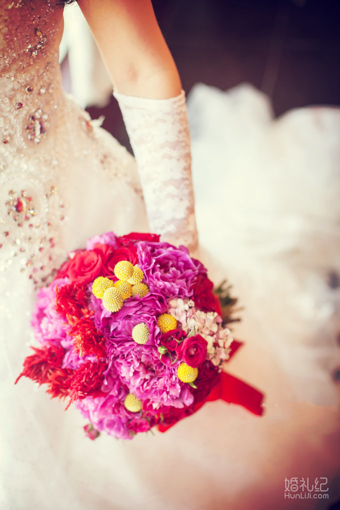 楚江萍，步青雲