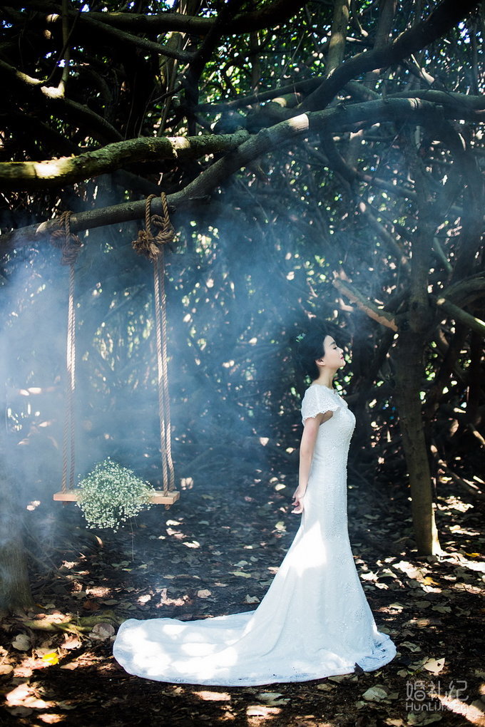 幸福影社客片欣赏——草地小清新创意欧式婚纱照