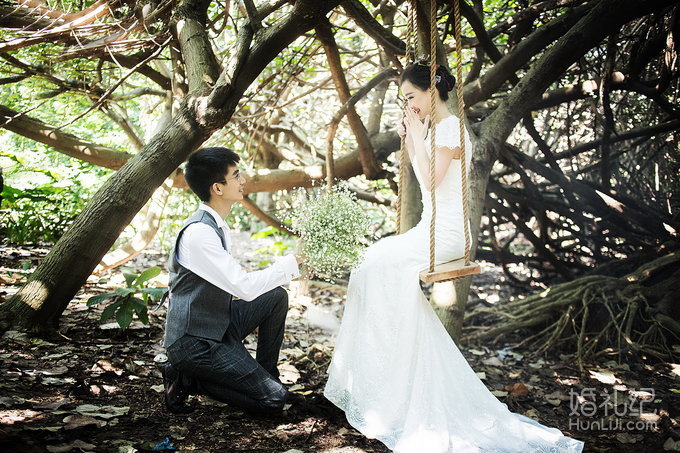 幸福影社客片欣赏——草地小清新创意欧式婚纱照