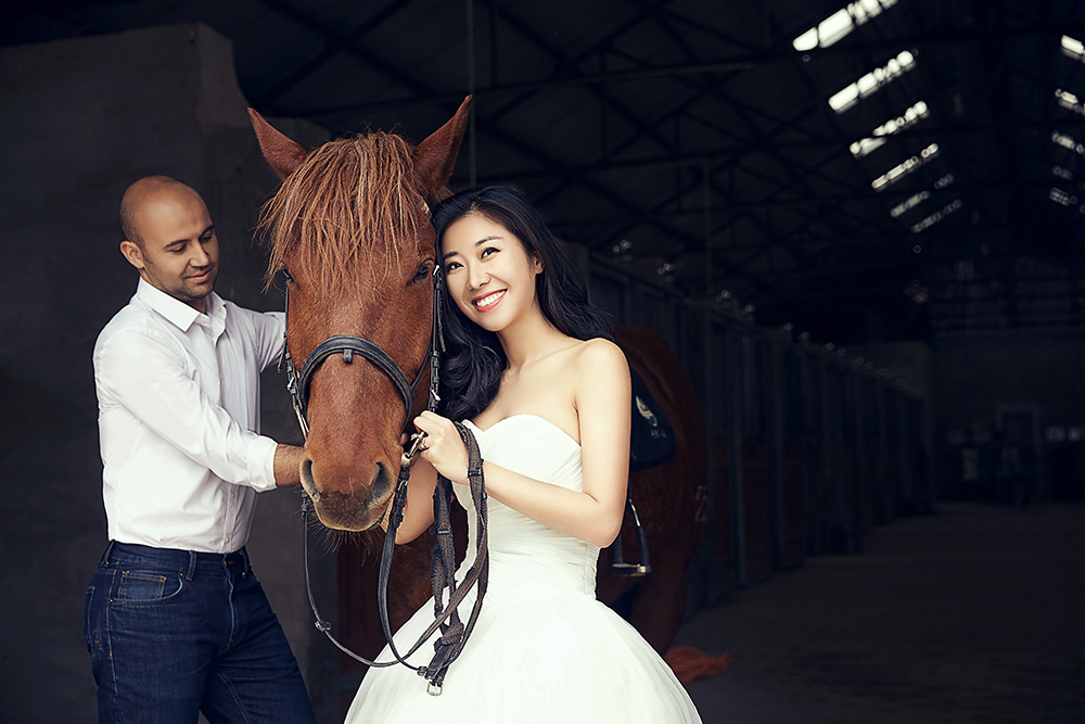 【马场】4服4造+内外景结合 精修30张