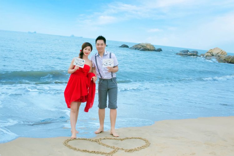 海边红婚纱照_海边婚纱照(3)