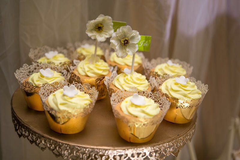 高贵香槟色气质系甜品定制 老板亲自制作 人气款