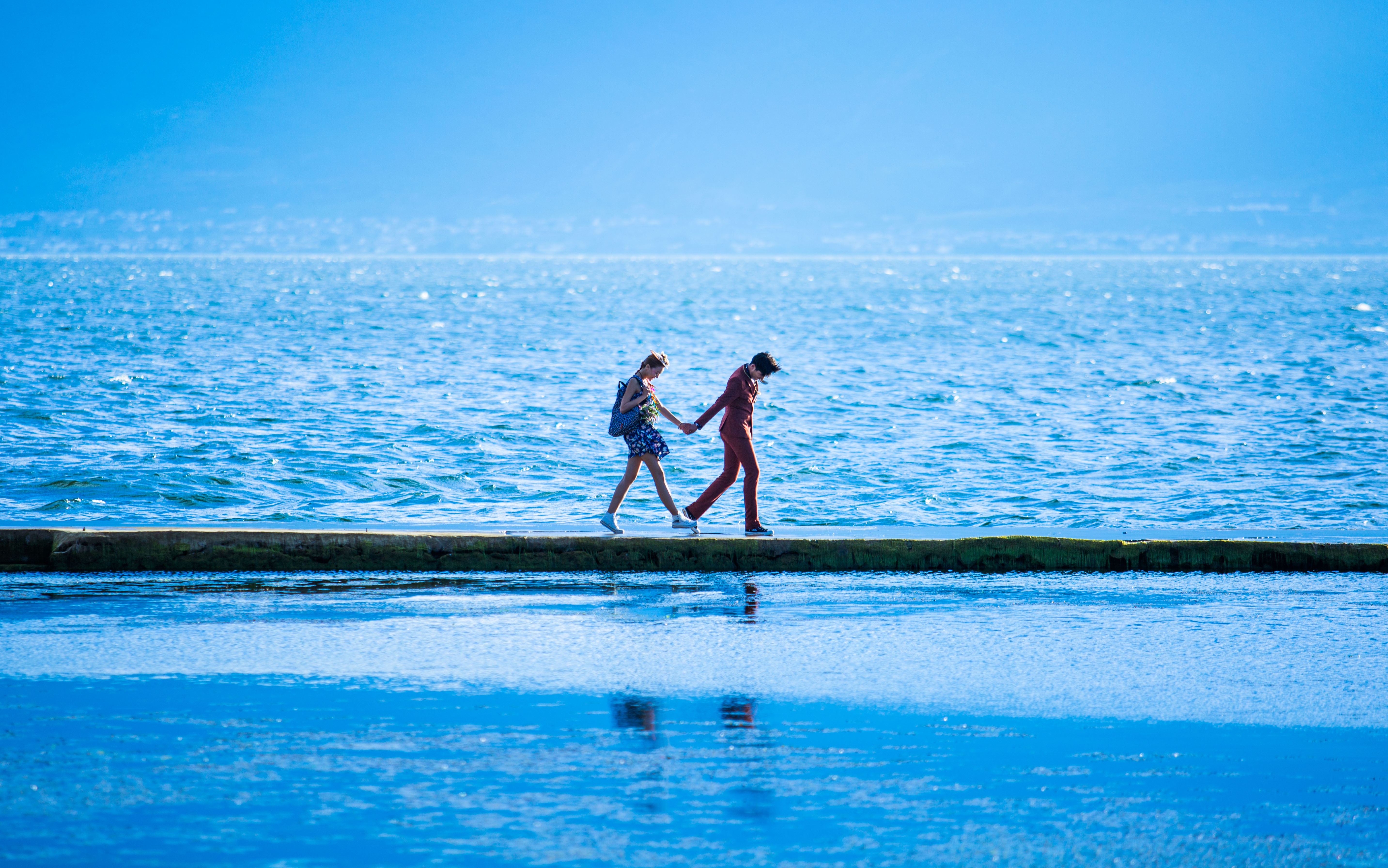 只要有梦想,有爱,有幸福,它属于每一个年龄阶段的