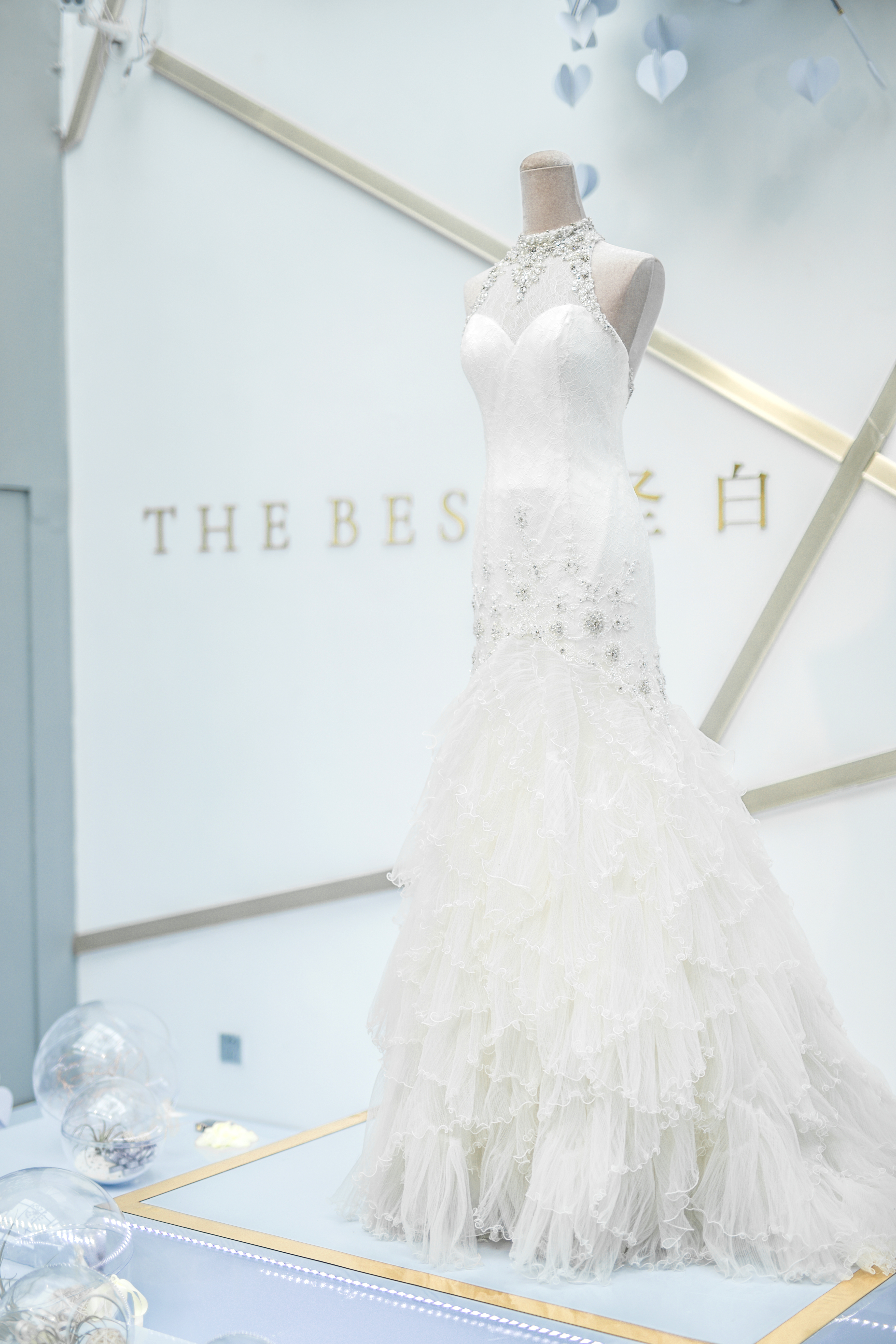 圣白婚纱_圣丹妮婚纱礼服图片