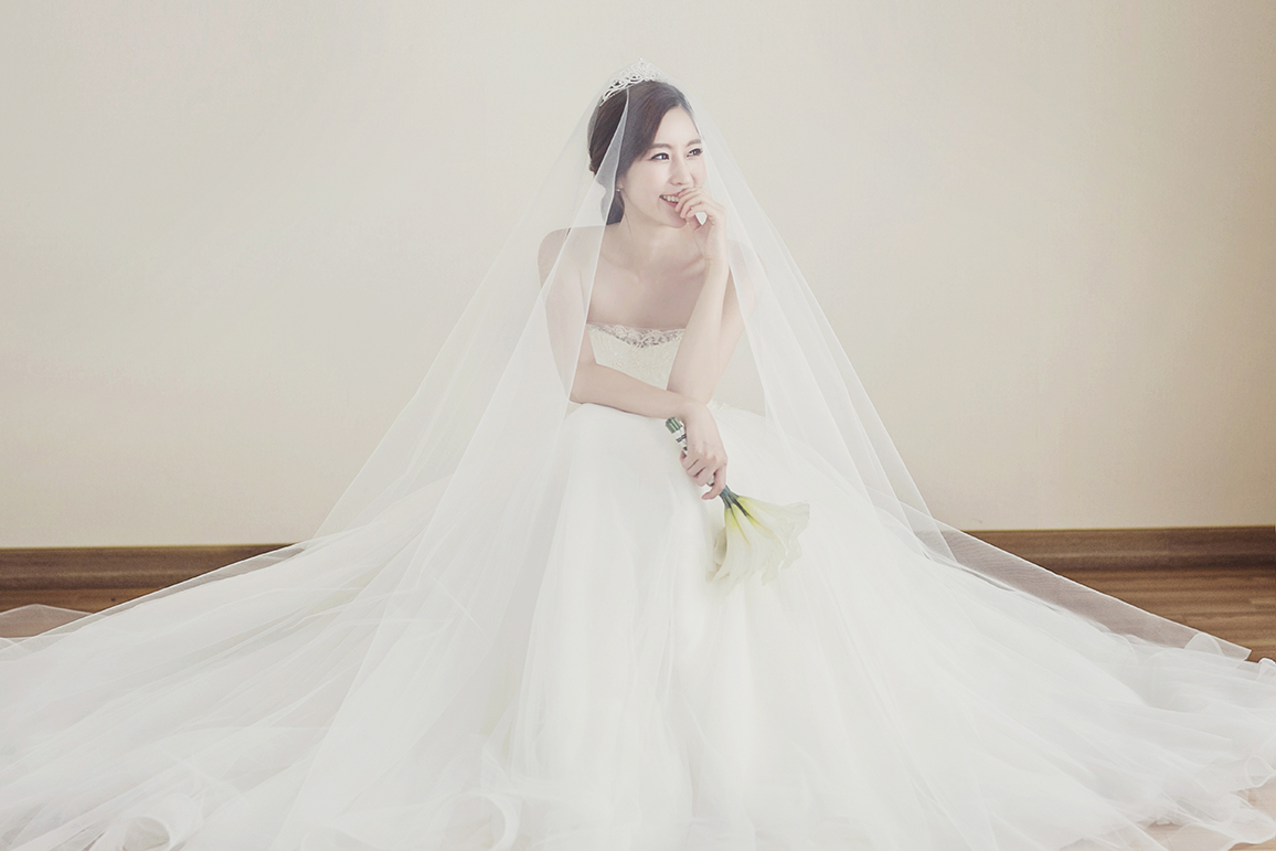 婚纱图片韩式_韩式新娘婚纱发型图片
