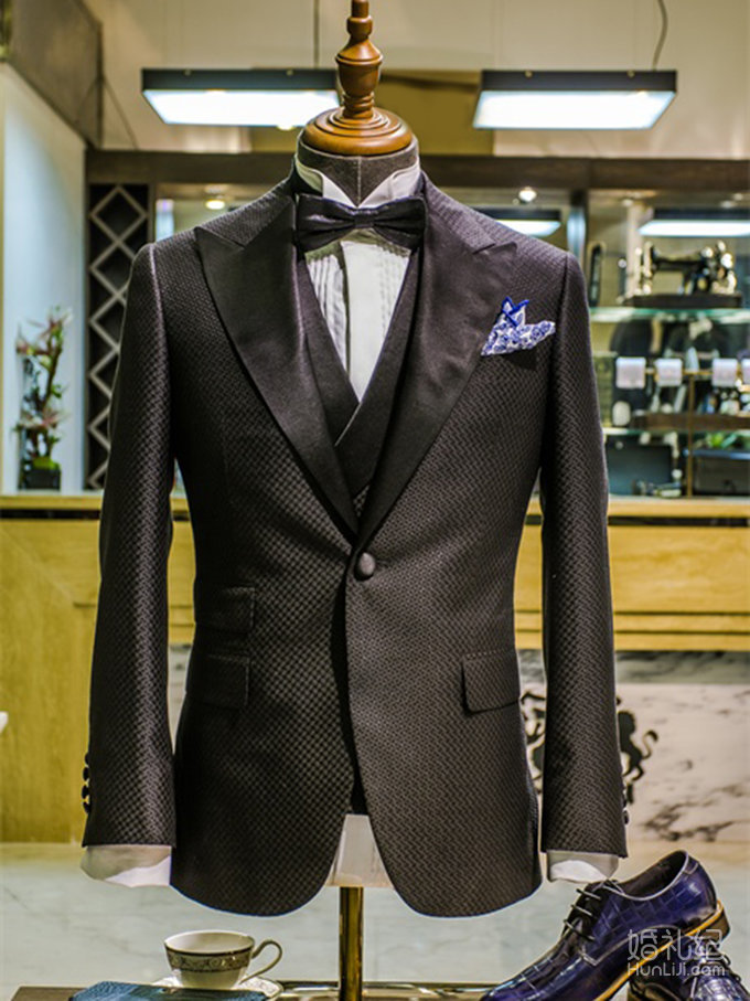 格子黑色大戗驳头一粒扣定制礼服西装