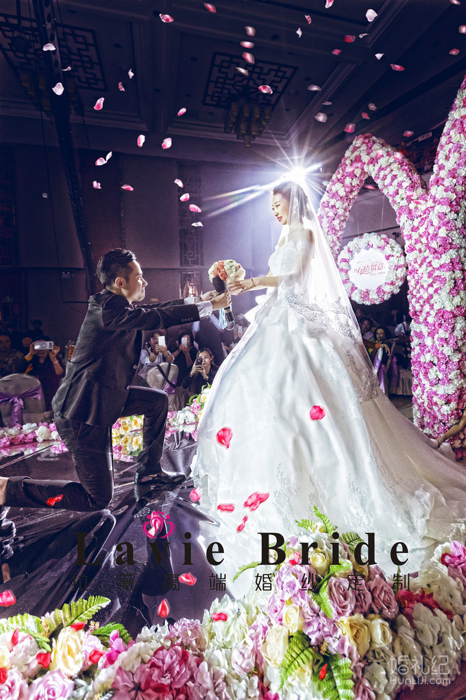 > lavie bride婚礼时光系列  每个女孩儿都有一颗少女心 而拉薇就是
