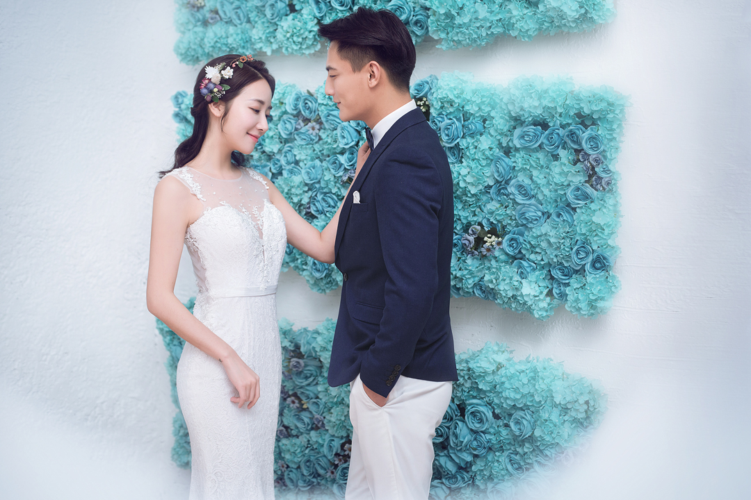 芭莎新娘婚纱摄影案例 -2019年芭莎新娘样片-花海2副【婚礼纪】