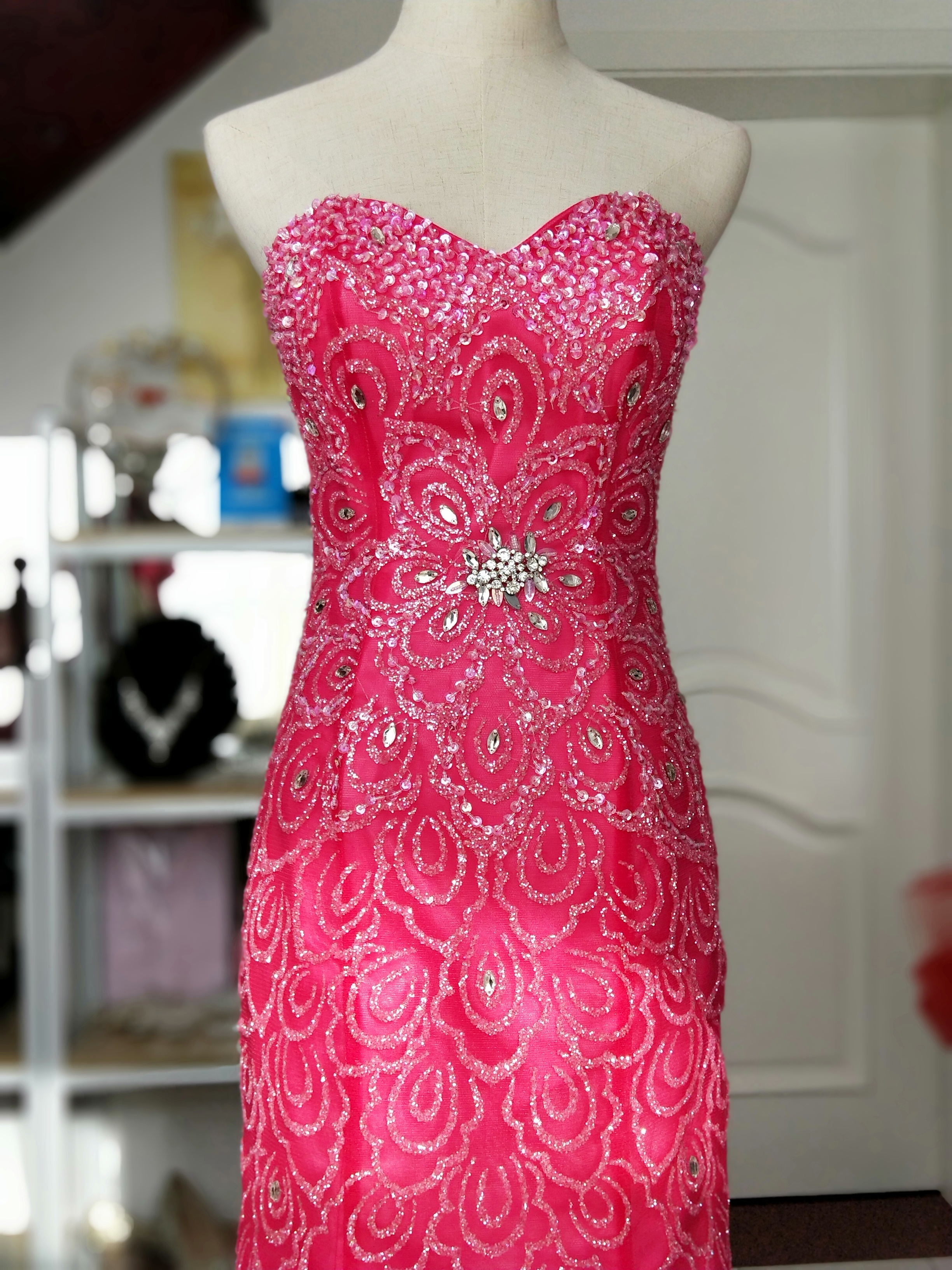 洛维娜婚纱礼服案例 -【新款礼服】玫红色鱼尾礼服【婚礼纪】