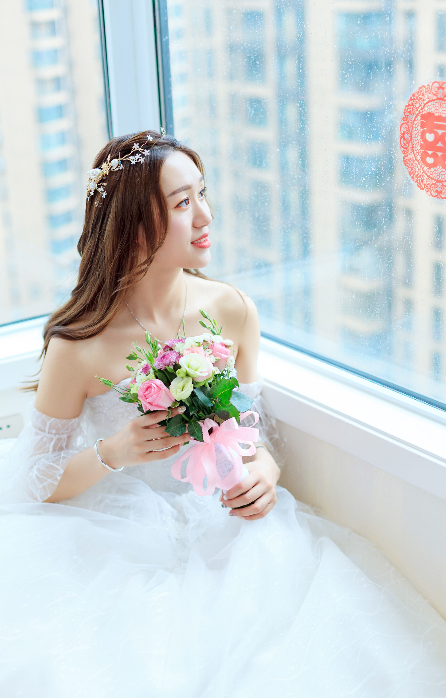 芳菲时光,绛红唇妆,静若处子.