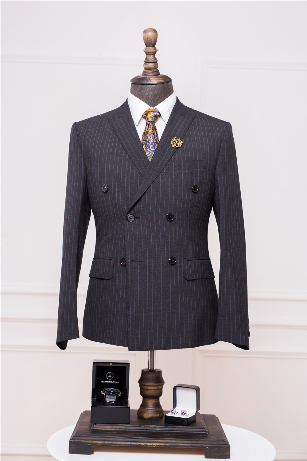 【莱克伊登西服定制】深色双排扣条纹系列