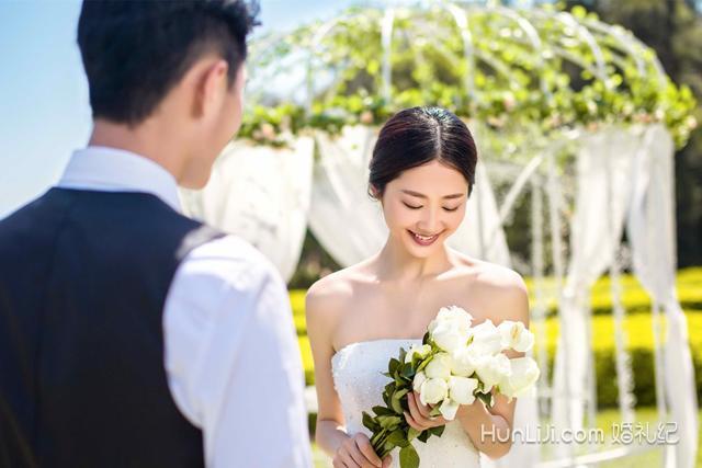 上海拍婚纱照哪家好_拍婚纱照哪家好