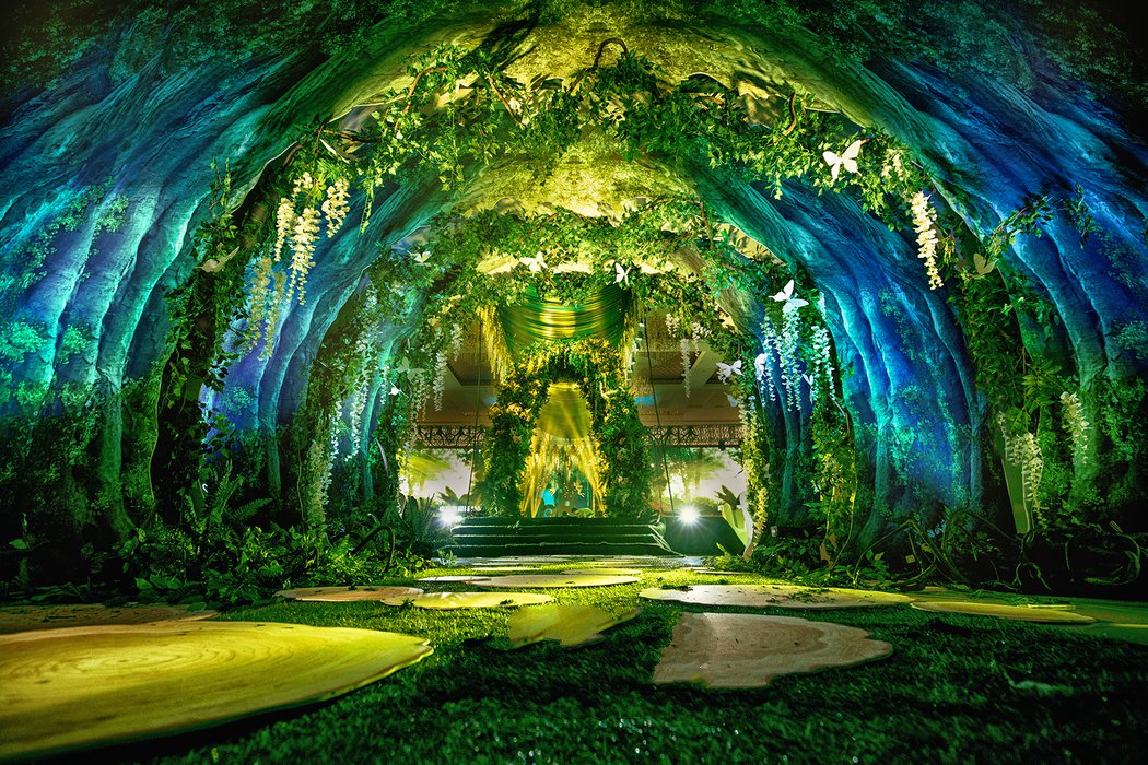 《迷雾森林》森系花海阁婚礼