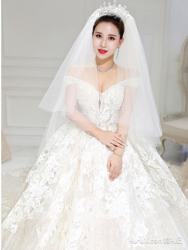 胖新娘禁忌穿哪种婚纱_个子矮婚纱要穿哪种