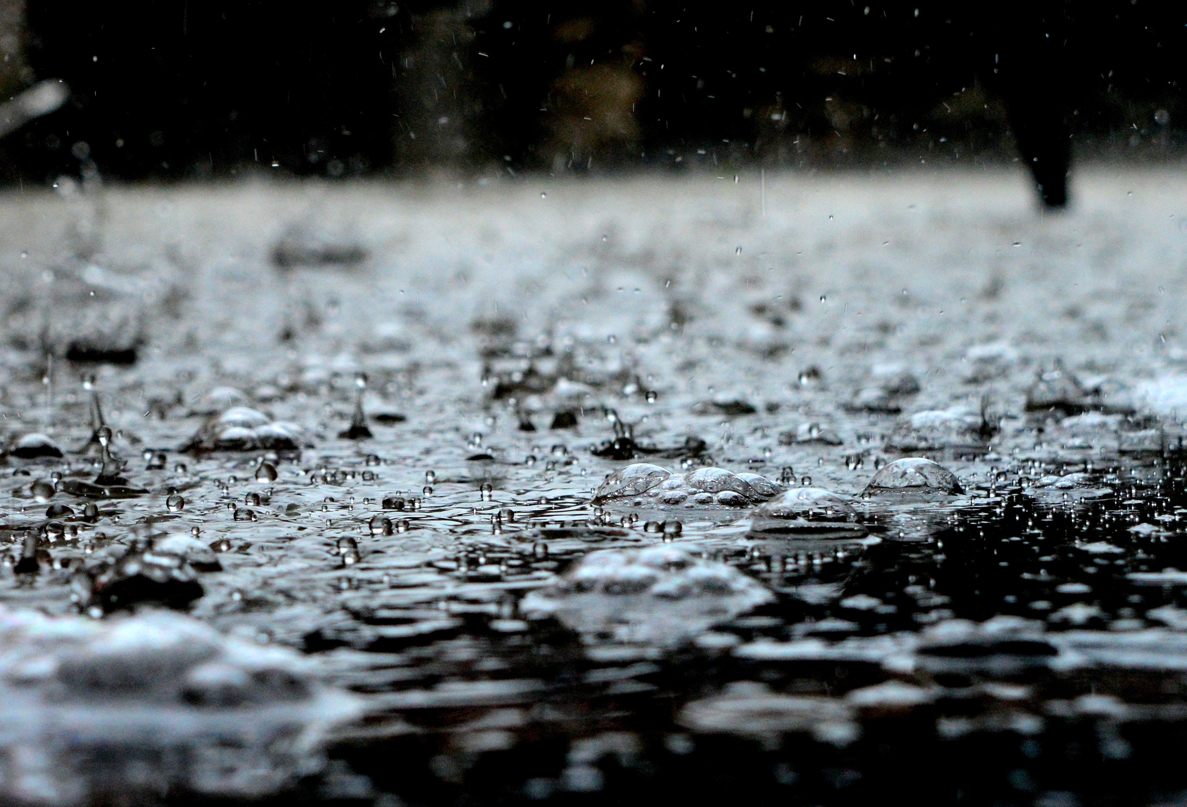 结婚的日子下雨好吗