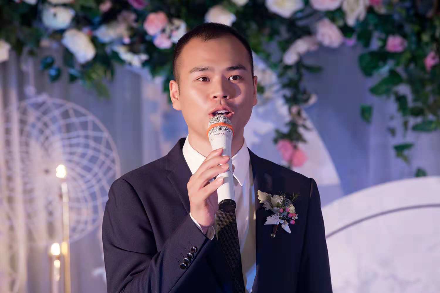 主持江鸣【人气好评,风格多样,资深婚礼主持人】