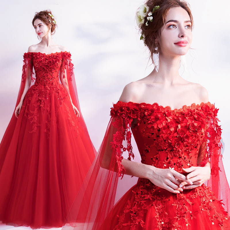 新娘婚纱红色_新娘穿红色婚纱图片(3)