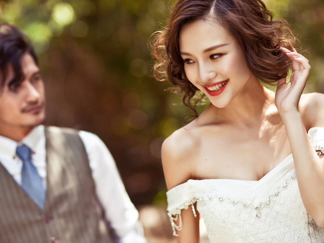 仅售3059元，价值8999元亚太婚纱13周年辉