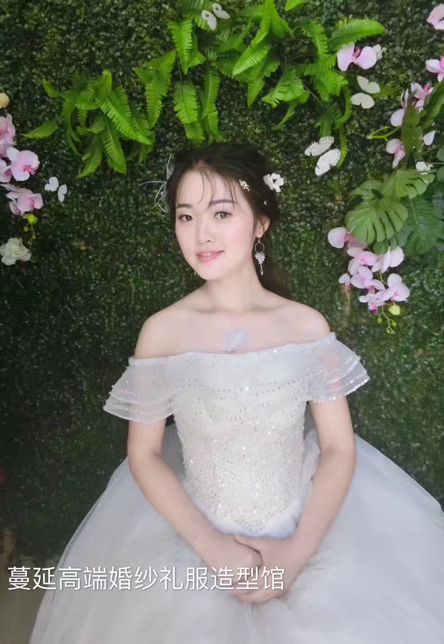 天喜婚纱礼服西装定制美妆馆(恩施沿江路)