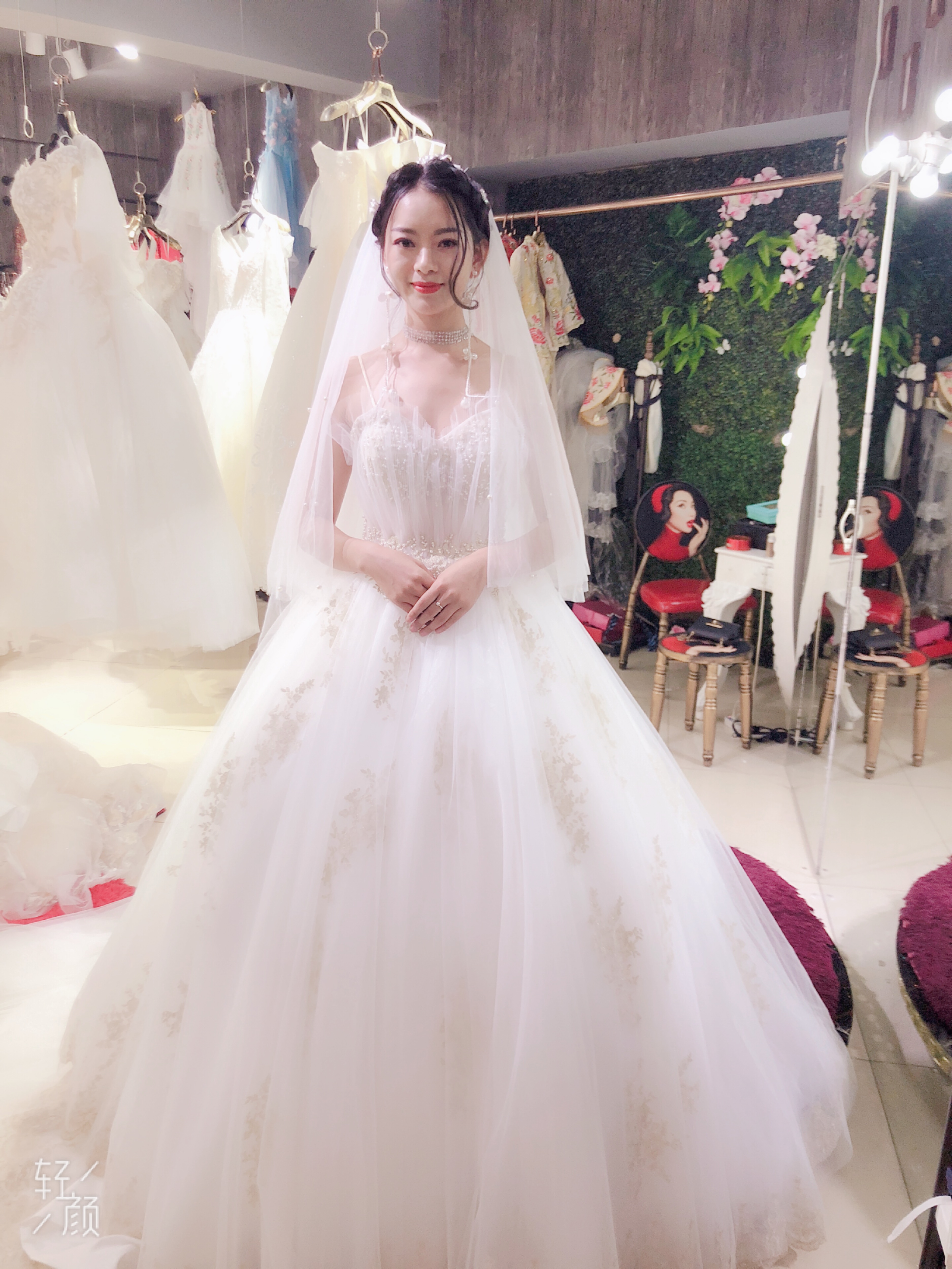 天喜婚纱礼服西装定制美妆馆(恩施沿江路)