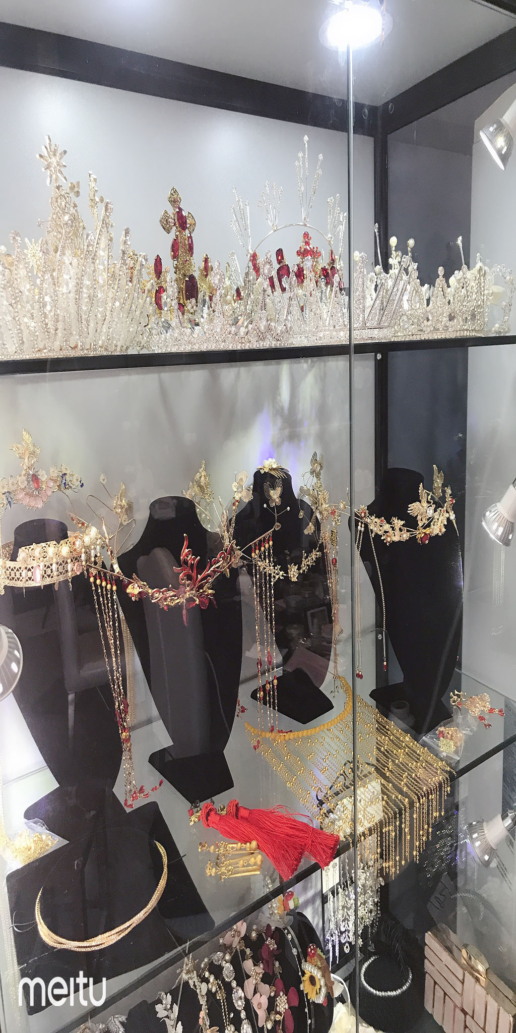 初见高端婚纱礼服