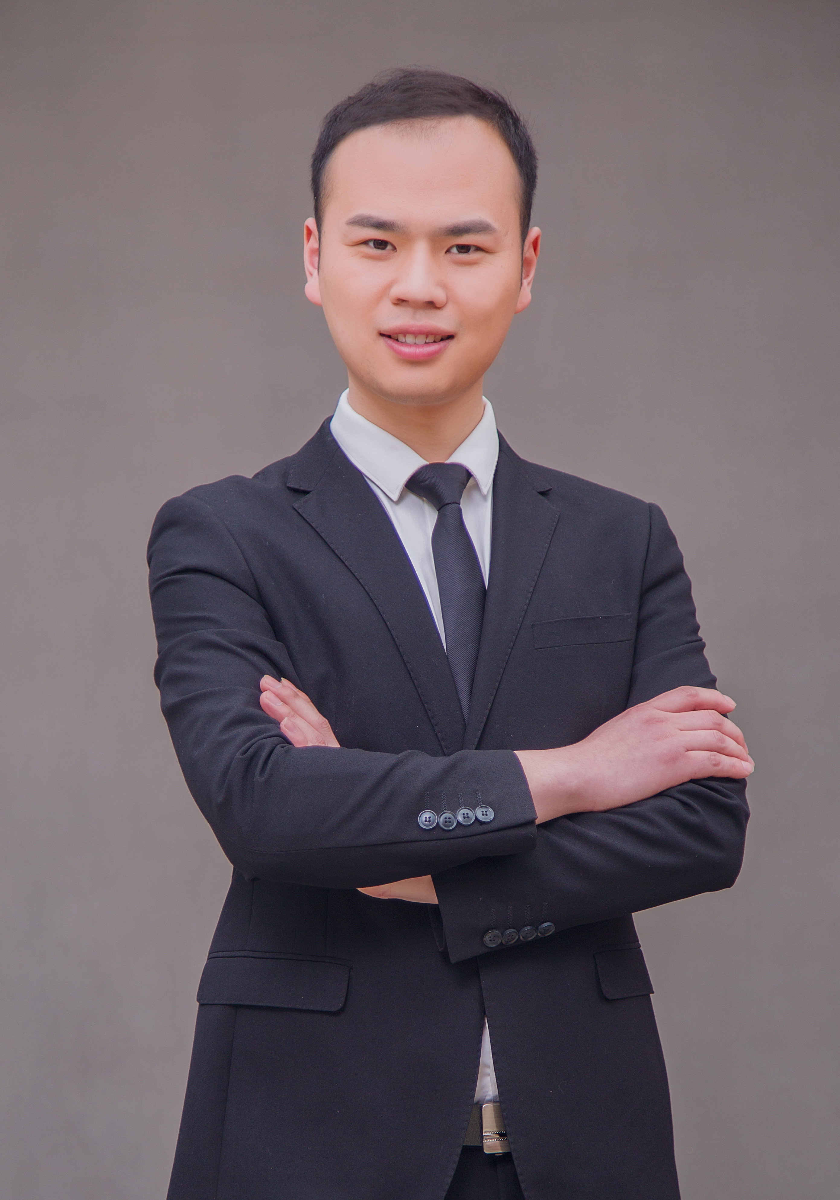 主持江鸣【人气好评,风格多样,资深婚礼主持人】