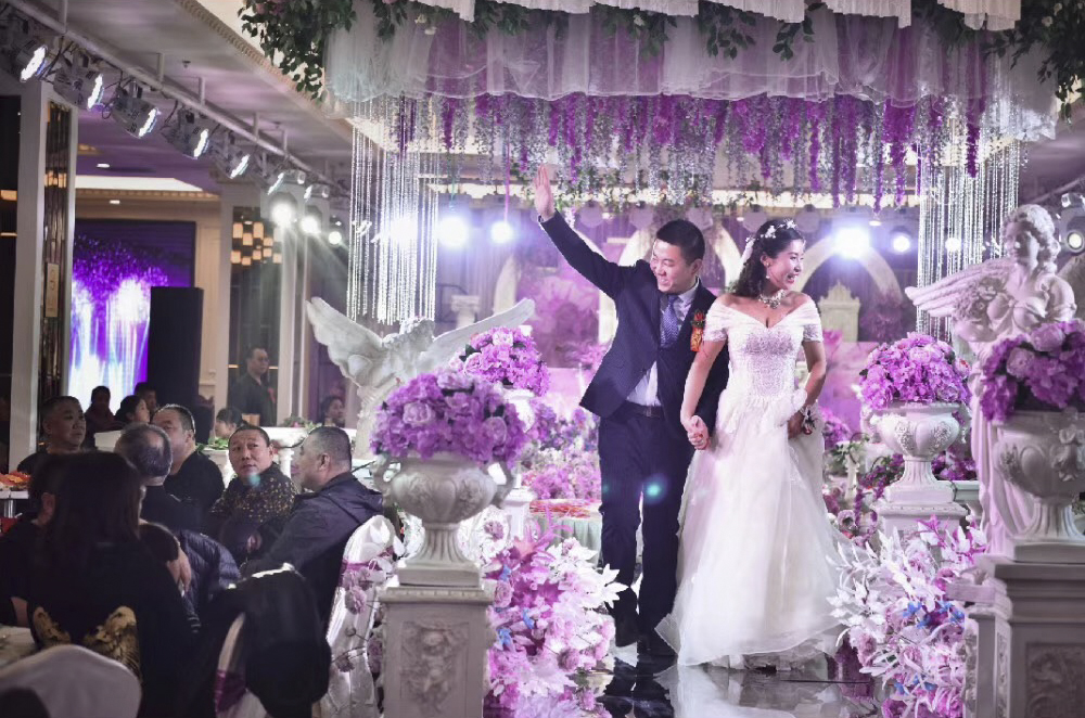 欣薇婚纱  跟妆  婚礼现场