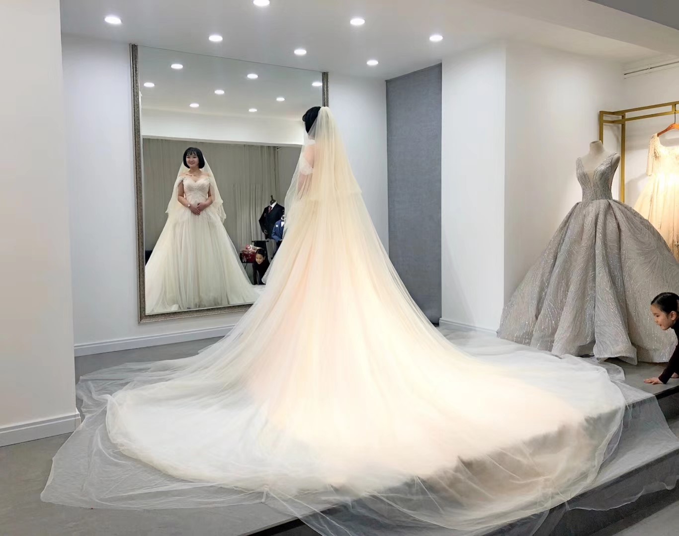 临汾凯瑟琳婚纱礼服新娘造型馆