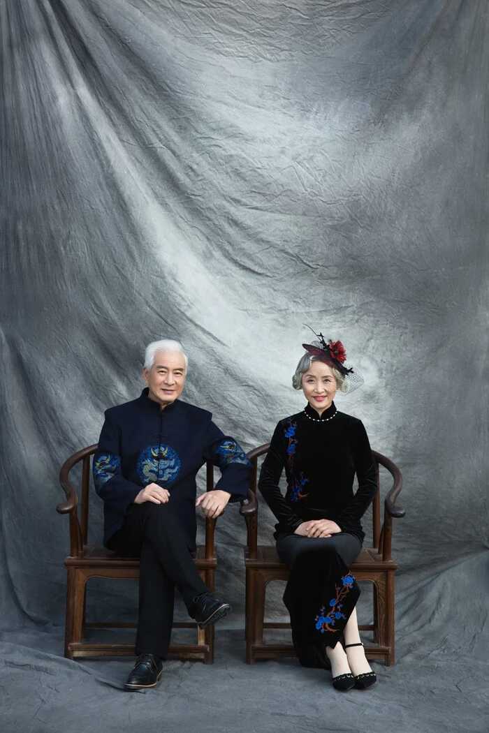 曲靖本地拍照结婚5年到60周年纪念可全家一起拍