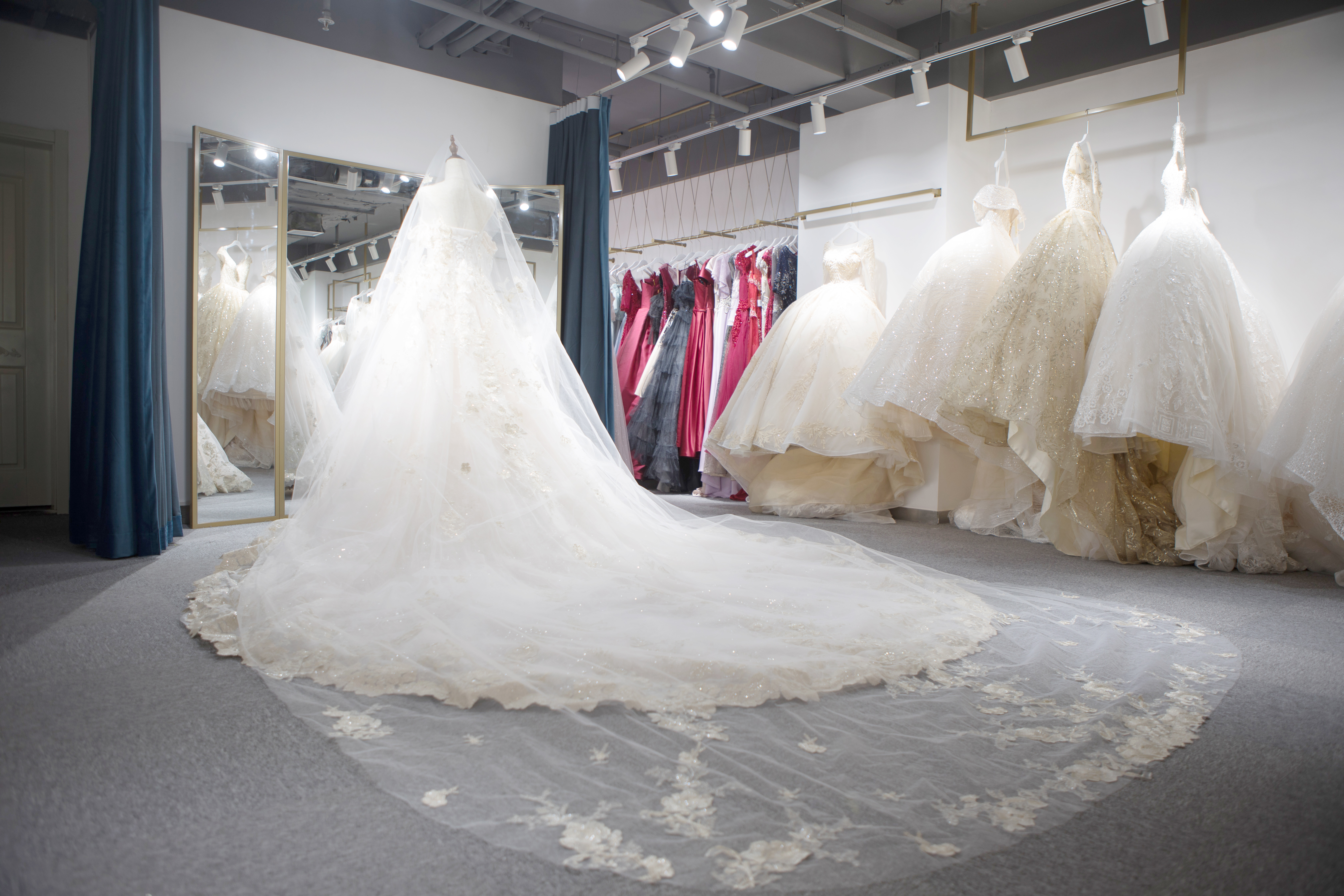 花解语·嫁衣婚纱礼服轻奢馆