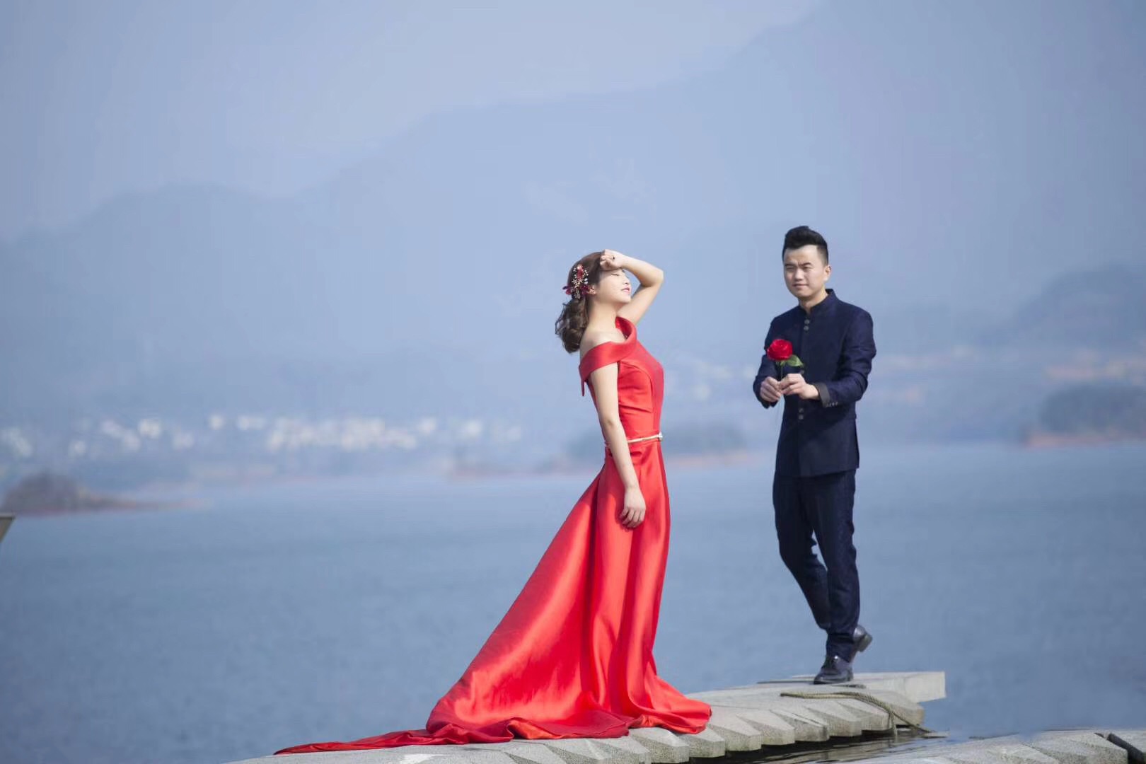 爆款定制婚纱+对戒+10服10造型