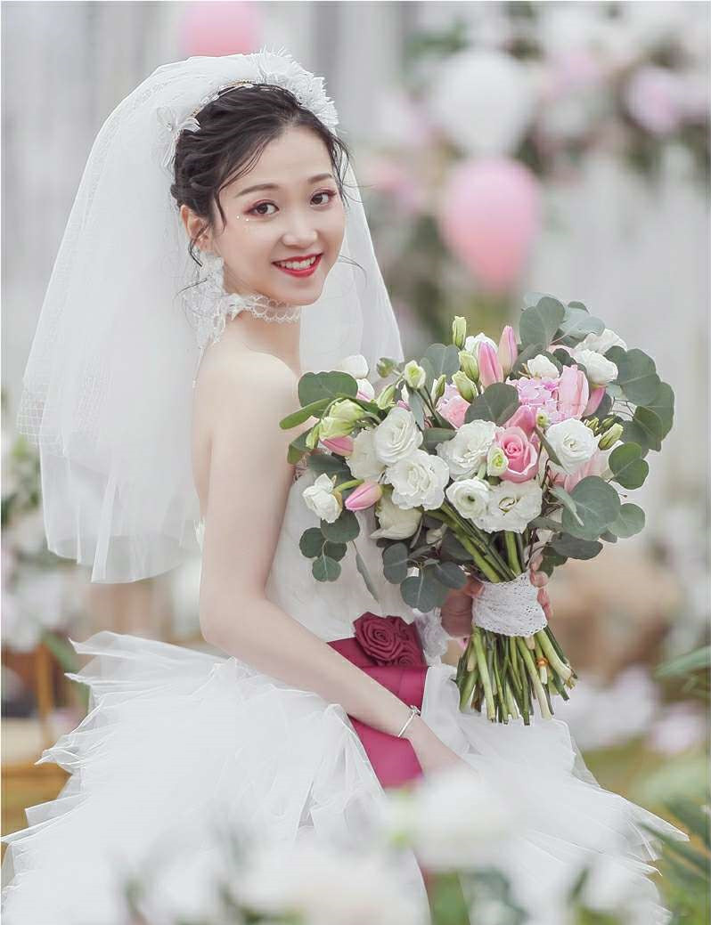 资深跟妆+婚纱礼服三件套